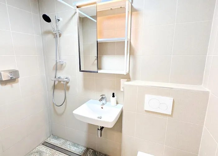 Apartment Elegant In Prime Location *
